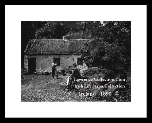 Traditional Thatched Cottage of Ireland    ~    Couple having a break   ~    in the rear old times ......L10 B