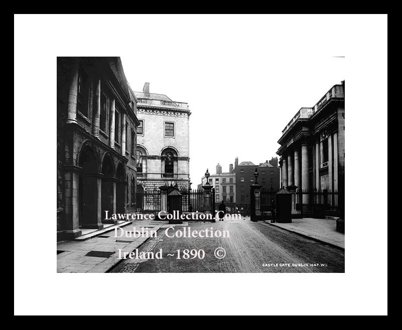 Dublin City ~ Dublin Castle Gate ~ Dame Street ~ City Centre ..... D72ZV