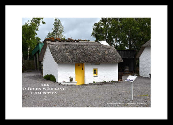 The Kerry Bog Village Museum    ~Thatch Cottage  ~    Red fox Inn   ~ Ballintleave    ~    Glenbeigh        ~         Co Kerry......2404