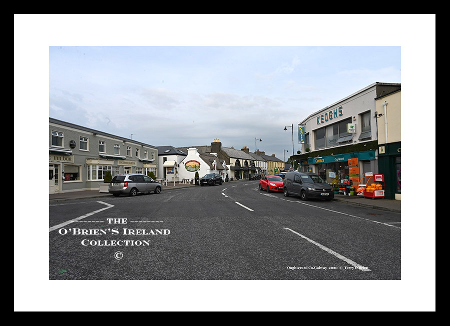 Oughterard ~ Main Street ~ Fough West ~ Connemara ~ Co Galway .....2318