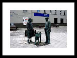 Ballyhaunis -     Béal Átha hAmhnais / Lá an Aonaigh. Bronze sculpture of two men trading a calf (with the date 2002 in his ear-mark)   ~    Co.Mayo ....4664