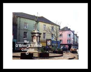 Clonakilty  (1993)   ~  Tadhg O'Donovan   ~  Astna Memorial  ~ Asna Square   ~Ashe Street   ~  Co Cork.....015