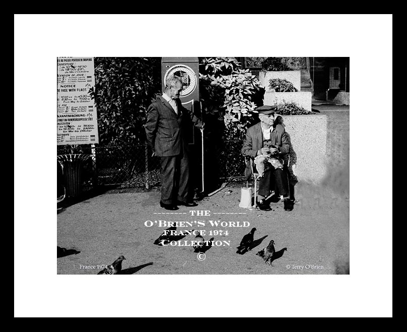 France >>>> Paris >>> feeding the Pigeons >>>1974