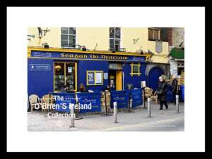 Irish Shop Fronts     ~   "Tigh Neachtain "    ~   Cross Street ~ Quay Street     ~     Galway City     ~    Co.  Galway ....6760