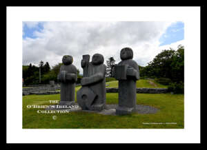 Kenmare  ~   An Neidin   ~    "The Music Makers"   ~    Carved limestone statues  playing the bodhran, the Irish bouzouki and the accordion,  by Dick Joynt (1938-2003)   Monument     ~    Co.Kerry .... 2849