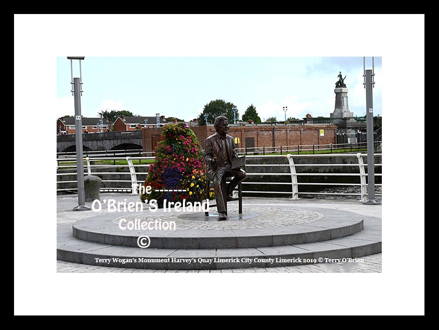 Limerick City ~ "Terry Wogan" Sculpture Famous BBC TV Presenter ~ Harvey's Quay ~ Co.Limerick ....0324