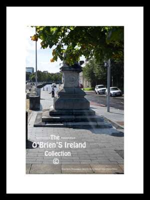 Limerick City    ~    "Treaty Stone" Monument    ~     Clancy Strand     ~     Co.Limerick .....0476