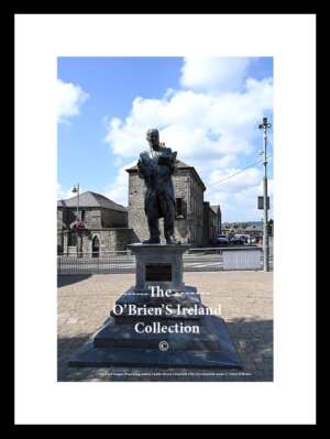 Limerick City    ~     "Michael Hogan Poet" Statue    ~    The Parade   ~   King's Island    ~   Co.Limerick....5841