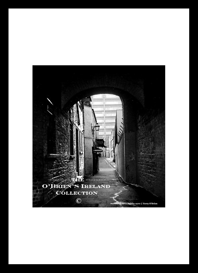 Dublin City ~ Merchant's Arch (1970) ~ Wellington Quay ~ Temple Bar ~ City Centre ~ County Dublin ......1970D