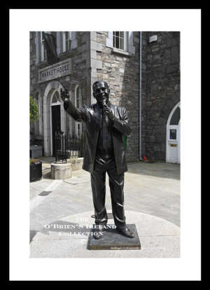 Mullingar    ~     "Joe Dolan" Statue (1939-2007)  unveiled  in 2008    ~      Market Square    ~    Co. Westmeath ......2238