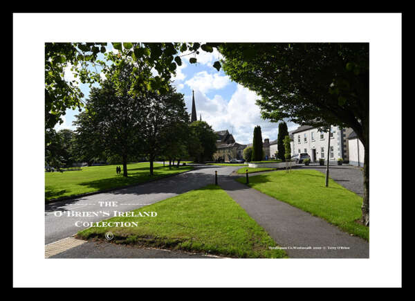 Tyrellspass      ~   The Crescent       ~      Co Westmeath ......2304