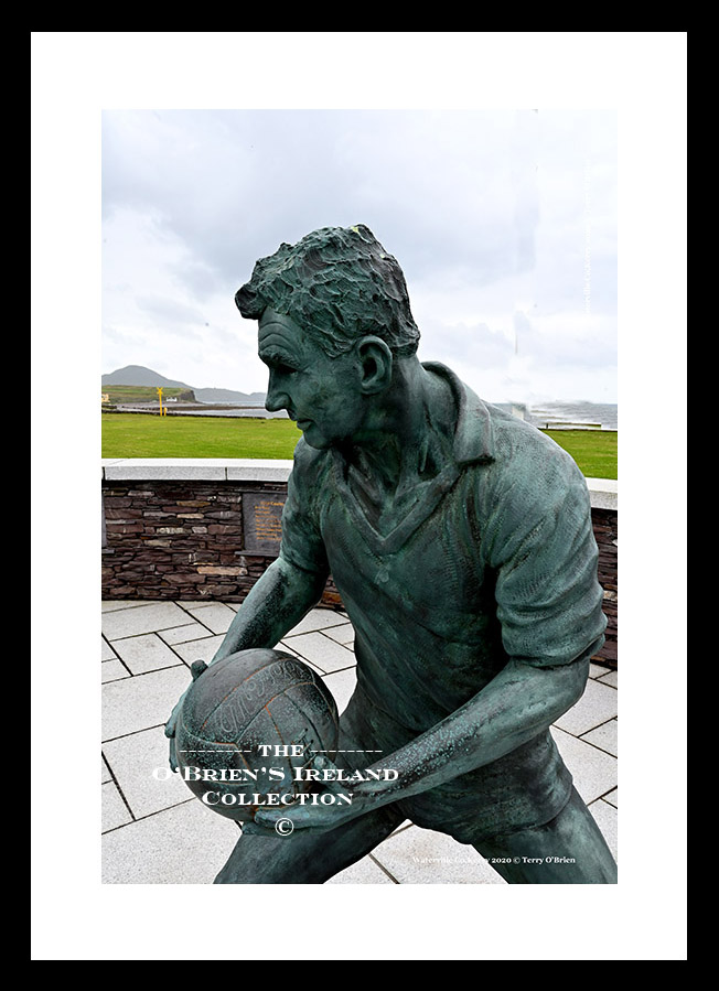 Waterville ~ "Mick O'Dwyer" Statue Seaview Tce . ~ is an Irish retired Gaelic football manager and former player. ~ Co.Kerry..... 2517