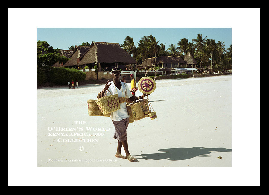 Mombasa Beach >>> Beach traders >>> Indian Ocean >>>Kenya >>>Africa >>1999